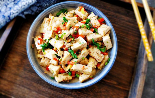 Bỏ thêm thứ này vào đậu, mẹ chồng vừa nhìn đã "nhăn mặt" đến khi ăn thử cũng phải gật gù