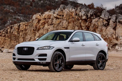 6. Jaguar F-Pace 2020 (giá khởi điểm: 45.200 USD).