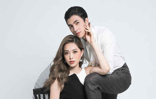 Á hậu Phương Nga tạo dáng táo bạo bên bạn trai Bình An