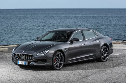 Maserati Quattroporte.