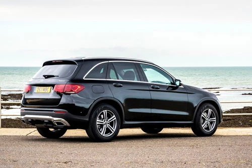 8. Mercedes-Benz GLC 2020 (giá khởi điểm: 42.500 USD).