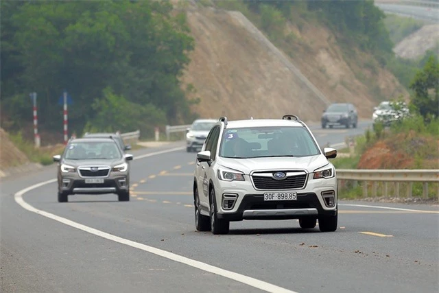 Subaru giảm giá đồng loạt các mẫu Forester - 1