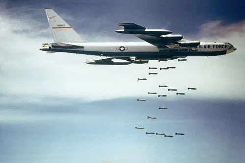 Máy bay B - 52