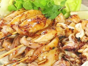 Clip: Hướng dẫn cách làm mực nướng sa tế đổi bữa cuối tuần đơn giản