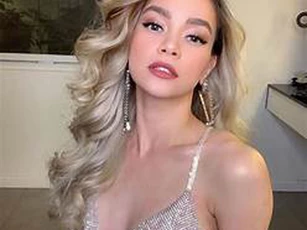 Hà Hồ lại bị "nhắc nhở" vì mặc áo màu nude "kém duyên"
