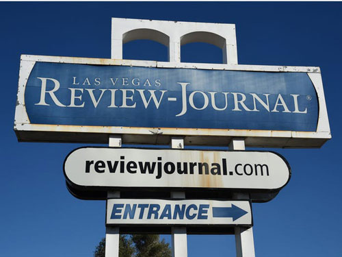 Vị tỷ phú cũng tham gia thị trường truyền thông khi mua lại tờ báo Las Vegas Review-Journal vào năm 2015 với giá 140 triệu USD. Ảnh: Getty.