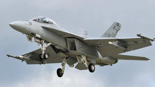 Boeing sẽ cung cấp thêm 24 chiến đấu cơ F/A-18E/F Super Hornet cho Hải quân Mỹ. Ảnh: Jane's Defense Weekly.