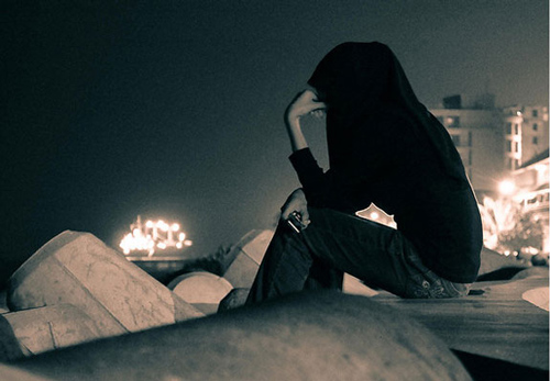 Tôi 'sốc' tột độ khi vô tình nhìn thấy thứ đó trong chiếc USB cũ của người vợ mới cưới