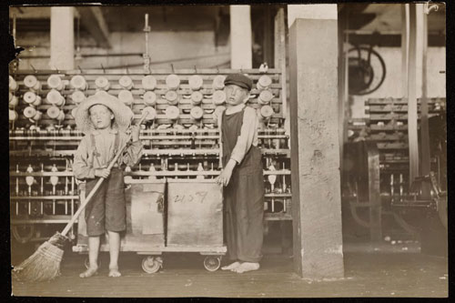 'Xót xa' trước hình ảnh những 'công nhân nhí' năm 1910