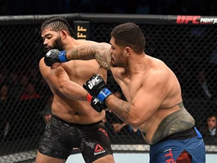 Võ sĩ Australia tung 2 cú đấm ‘búa tạ’ khiến đối thủ gục ngã