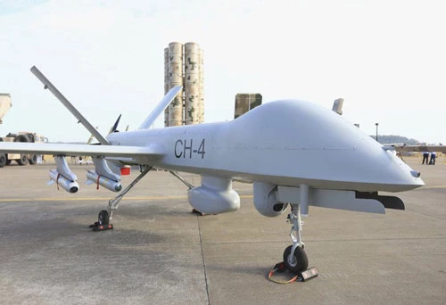 Máy bay không người lái Cảnh Hồng-4 (CH-4) là loại máy bay không người lái (UAV) tương đối tiên tiến của Trung Quốc, được giới quân sự coi là 