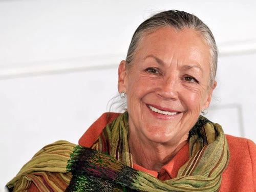 Alice Walton là người con út của Sam Walton, hiện sở hữu khối tài sản trị giá 44,4 tỷ USD. Bà chưa bao giờ tham gia vào các hoạt động kinh doanh của gia đình mà tập trung vào niềm yêu thích nghệ thuật. Ảnh: AP