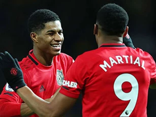 Andy Cole : “Marcus Rashford không bao giờ là một trung phong giỏi”