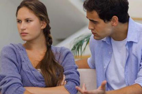 Chồng quá ích kỷ với tôi và những người xung quanh