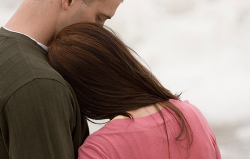 Nửa đêm hốt hoảng 'chết đứng' khi thấy vợ bầu đang làm hành động đó, càng 'sốc' hơn khi biết lý do