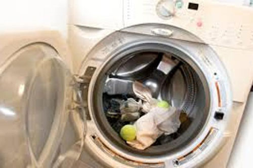 Cho thứ này vào máy giặt, quần áo nhanh khô, không mùi hôi bất chấp thời tiết ẩm ướt