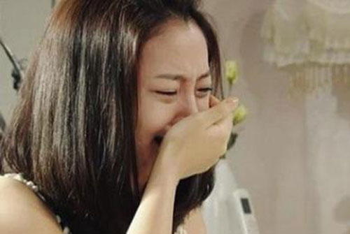 Chưa ly hôn mà chồng đã đưa người tình về ra mắt