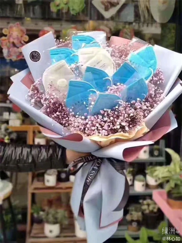 Bắt trend giữa mùa dịch như Hoắc Kiến Hoa, tặng vợ cả 'bó hoa đặc biệt' này vào ngày Valentine  - Ảnh 1