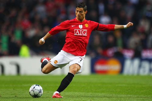 Chiêm ngưỡng những siêu phẩm sút xa kinh điển nhất trên sân cỏ