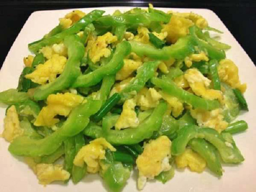 Trứng xào mướp đắng vừa đơn giản, vừa tốt cho sức khỏe