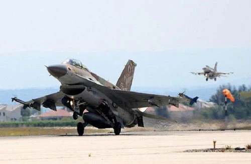 Truyền thông khu vực Trung Đông cho biết, vào khoảng 3 giờ sáng ngày 6/2 theo giờ địa phương, một số máy bay chiến đấu F-16Israelđã tiến hành hàng loạt cuộc không kích bằng tên lửa vào thủ đô Syria.