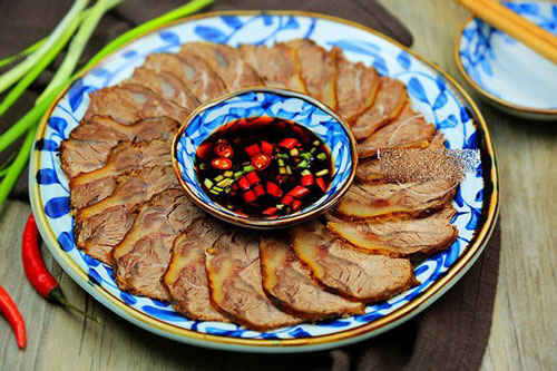 Bắp bò om tương lạ miệng, giòn sần sật thơm ngon ai cũng phải gật gù khen khéo