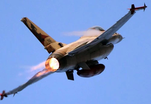 Trong cuộc không kích các mục tiêu quân sự nằm ở ngoại vi thủ đô Damascus của Syria hôm 6/2, không quân Israel đã bị tố cáo rằng 