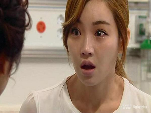 Vừa cởi váy cưới chồng đã tuyên bố 1 câu khiến cô bàng hoàng