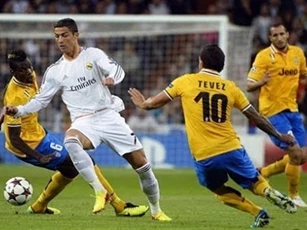 CLIP: Những pha xử lý bóng cực tinh tế và đẳng cấp của các cầu thủ