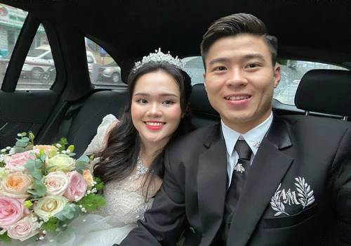 Cầu thủ Đỗ Duy Mạnh vừa chính thức làm đám cưới với Nguyễn Quỳnh Anh - con gái cựu chủ tịch CLB Sài Gòn. Ảnh: Saostar.