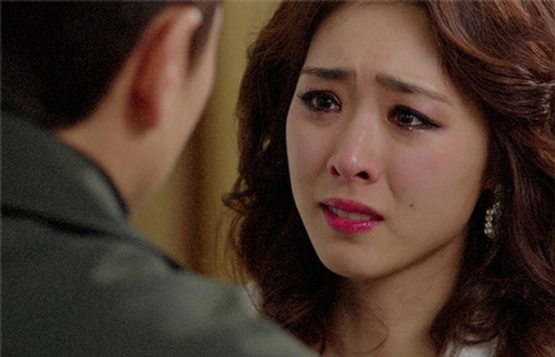 Chồng bảo bận tăng ca tôi vượt mưa gió đến mang cơm cho anh, chẳng ngờ thấy được sự thật kinh hoàng vô cùng..