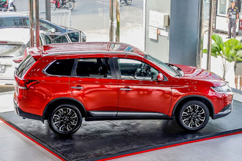 Mitsubishi Outlander 2020 giá từ 825 triệu đồng có gì để ‘đấu’ với Honda CR-V, Mazda CX-5?