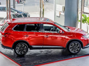 Mitsubishi Outlander 2020 giá từ 825 triệu đồng có gì để ‘đấu’ với Honda CR-V, Mazda CX-5?