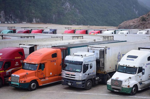 Khuyến cáo các doanh nghiệp hạn chế đưa hàng lên biên giới