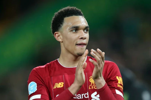 =8. Alexander Alexander-Arnold (Liverpool, giá trị hiện nay: 110 triệu euro, mức tăng: 30 triệu euro).