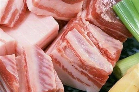 Đừng chần hay rửa thịt lợn trực tiếp, làm cách này, thịt sạch bong không còn lo bụi bẩn - 3