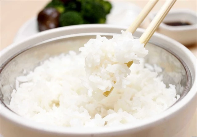 Nấu cơm vô gạo quá kỹ mất chất