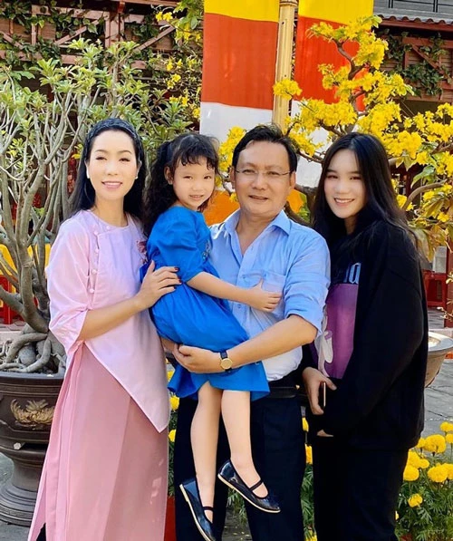 Gia đình hạnh phúc của diễn viên Trịnh Kim Chi.