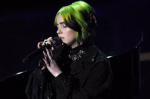 Billie Eilish xấu hổ về màn trình diễn tại Oscar