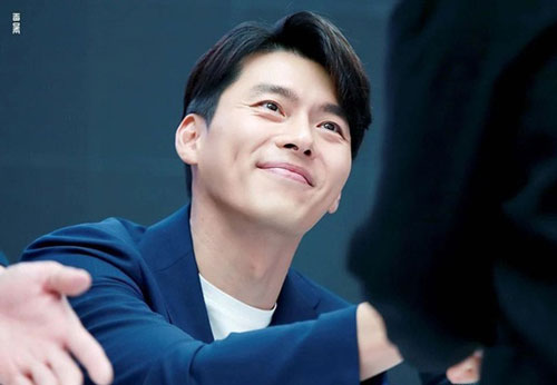 Đã đẹp trai rồi, Hyun Bin còn có những khoảnh khắc khiến bao trái tim thiếu nữ 'tan chảy' thế này đây