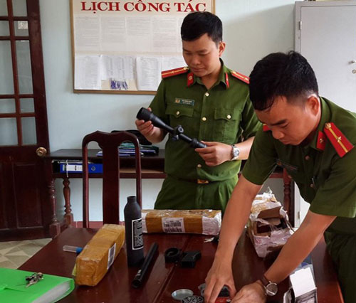 Đắk Nông: Thiết bị lắp súng và 500 viên đạn được mua bán, chuyển qua bưu điện