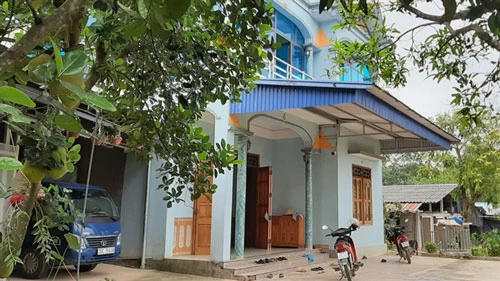 Căn nhà khang trang ở giữa vùng quê xã Phục Linh của anh Nguyễn Văn Hảo.