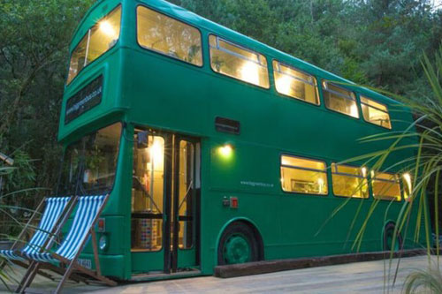 Mua xe buýt hai tầng gần 150 triệu đồng biến thành ngôi nhà mơ ước