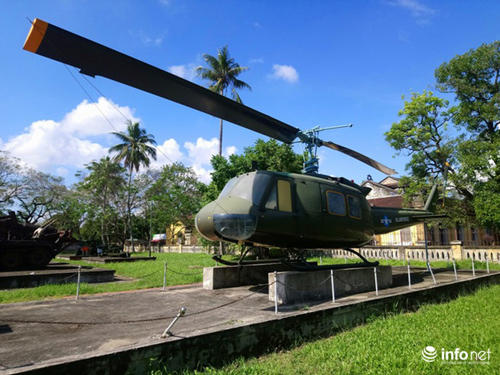 Cận cảnh 4 chiếc máy bay chiến đấu "thần thánh" trong Kinh thành Huế