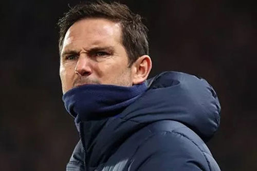 Fan Chelsea nổi điên với đội hình 'tệ nhất lịch sử' của Lampard