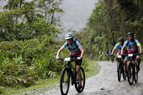 Cụ bà Mirtha Munoz trong cuộc thi Sky Race. (Nguồn: Hindustan Times)