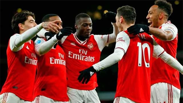 Arsenal là hình mẫu trong sạch của FFP