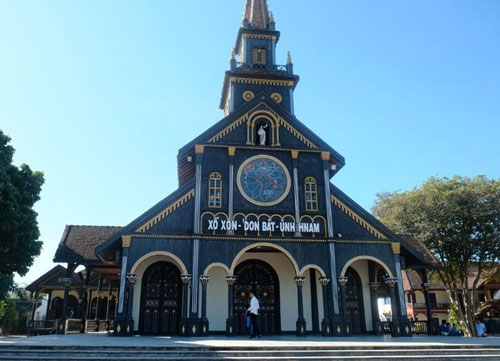 Ngôi nhà thờ gỗ hơn 100 tuổi giữa đại ngàn Tây Nguyên