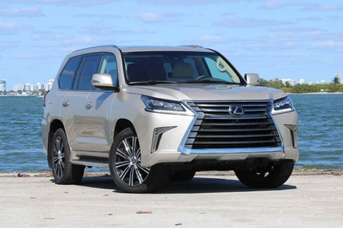 Lexus LX570 2020.