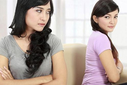 Khốn khổ với bà chị chồng đã 'ế sưng ế xỉa' còn là 'thánh soi'